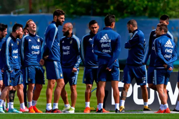 شبح الغياب عن المونديال يطارد الأرجنتين في مواجهة الإكوادور اليوم