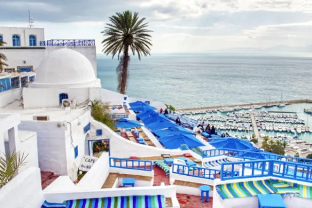 حكومة تونس تلجأ للضرائب بدلاً من تخفيض الأجور والدعم