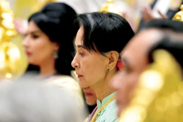 أصبحت سو تشي في عام 2016 الرئيسة الفعلية لميانمار لكن منذ ذلك الحين لم تفعل شيئاً لوضع حد للعنف المتزايد الذي يواجهه أبناء الأقلية المسلمة