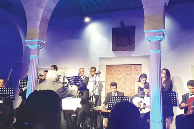 فنون في مرايا الاستشراق