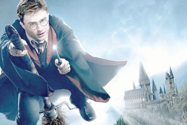 هاري بوتر يلقي تعاويذه السحرية على دار {بلومزبري} للنشر