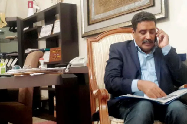 المسماري في مكتبه ببنغازي ({الشرق الأوسط})