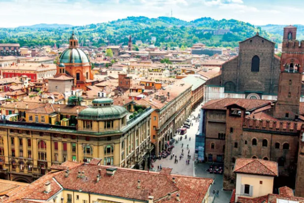 تعليق لقس عن التحرش واللاجئين يثير غضباً في إيطاليا