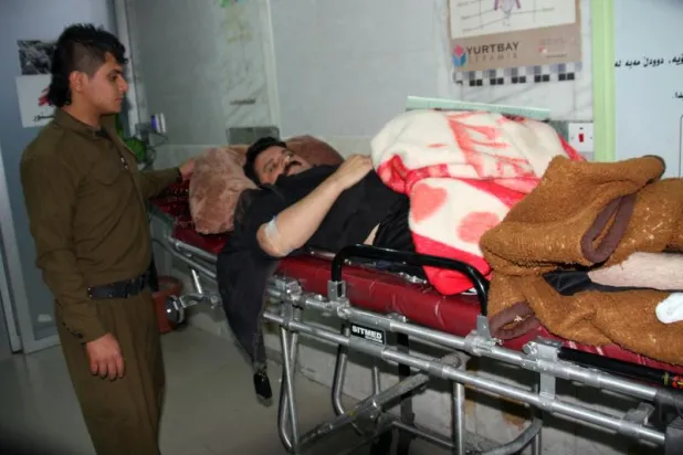 مستشفى السليمانية يستقبل جرحى الزلزال بالعراق (أ.ف.ب)