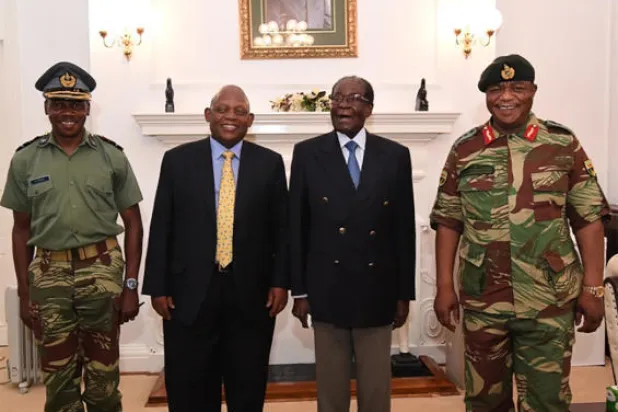 الغموض يحيط بمصير رئيس زيمبابوي بعد لقائه مع قائد الانقلاب