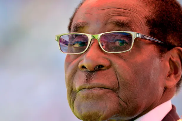 الحزب الحاكم يمهل موغابي حتى ظهر غد للاستقالة من الرئاسة