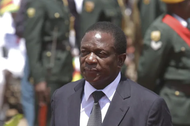 خليفة موغابي يعود إلى زيمبابوي اليوم