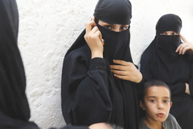 خطر «العائدات»: نساء يهجرن «داعش»... وليس القتال