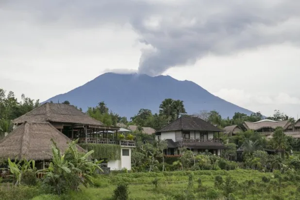 خبير: انحسار نشاط بركان جبل أغونغ في إندونيسيا
