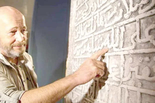 مؤرخ آيرلندي مقيم في تركيا يخصص جهده لاستعادة الآثار الإسلامية