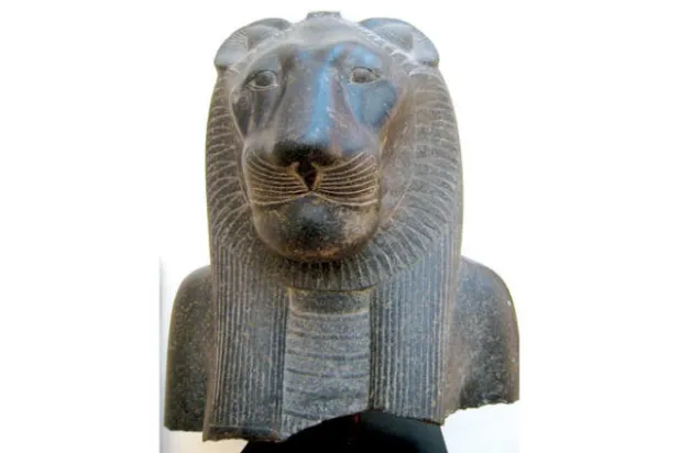 اكتشاف 27 تمثالاً لـ«عين رع» في الأقصر