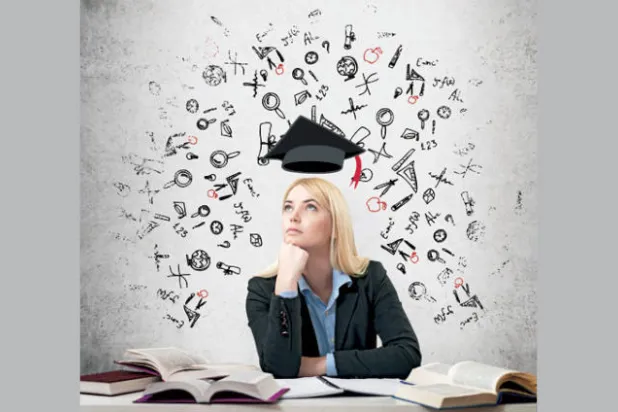 الدراسات العليا أم الخبرة العملية؟