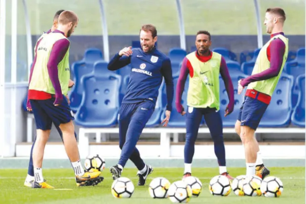 ساوثغيت يسعى لاسترداد سمعة الكرة الإنجليزية بين الكبار