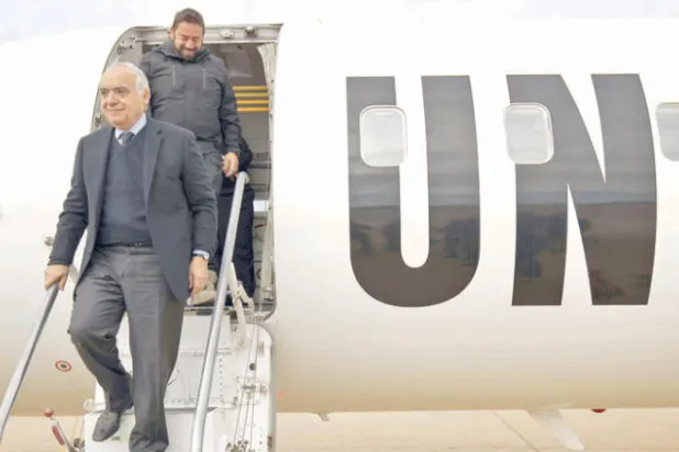 غسان سلامة لدى وصوله إلى بنغازي نهاية الشهر الماضي (أ.ف.ب)