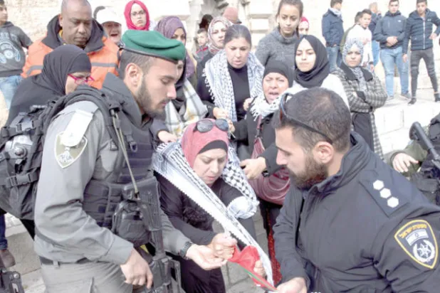 العالم يندد بقرار ترمب... وتوقعات بانفجار الوضع في «جمعة الغضب»