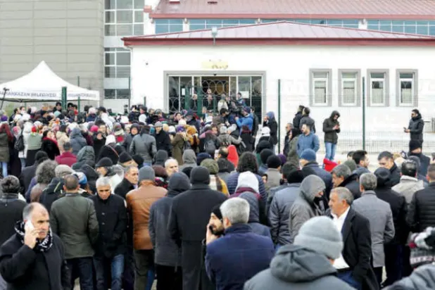 زعيم أكبر حزب تركي مؤيد للأكراد: العدالة تفككت والقضاء يهرب مني