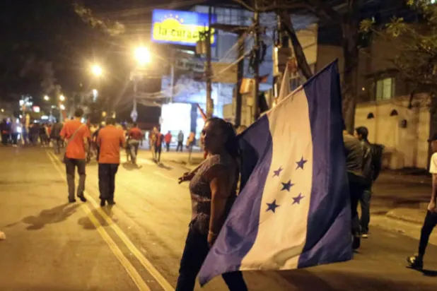 آلاف المتظاهرين يحتجون على «سرقة» الانتخابات في هندوراس