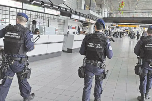 بلجيكا: مراقبة عمال مطارات يشتبه بارتباطهم بجماعات متطرفة