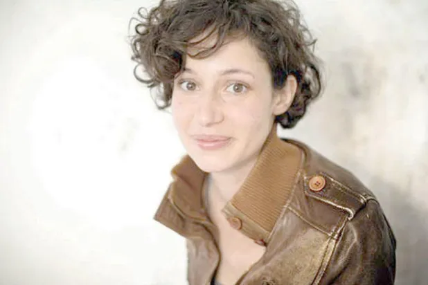 سونيا زنيتر تمارس الكتابة كرياضة قتالية