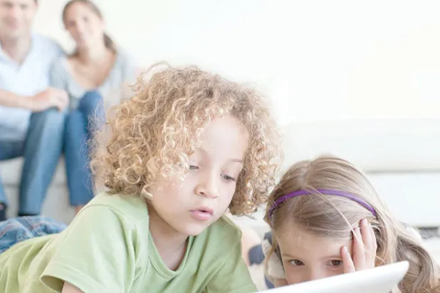 تطبيقات وأجهزة لتحديد استخدام الأطفال للإنترنت