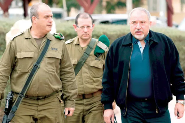 حكومة نتنياهو تقلل من صواريخ غزة لتلافي الحرب