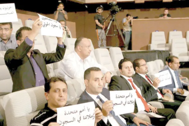 حرق وإيهام بـ«السم»... تقنيات حوثية في تعذيب سجناء من دون اتهامات