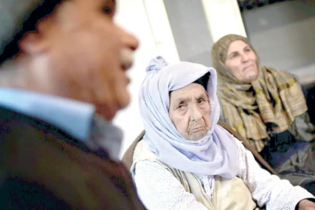 لاجئون سوريون في فرنسا تفاجئهم عادات «الفرنجة»