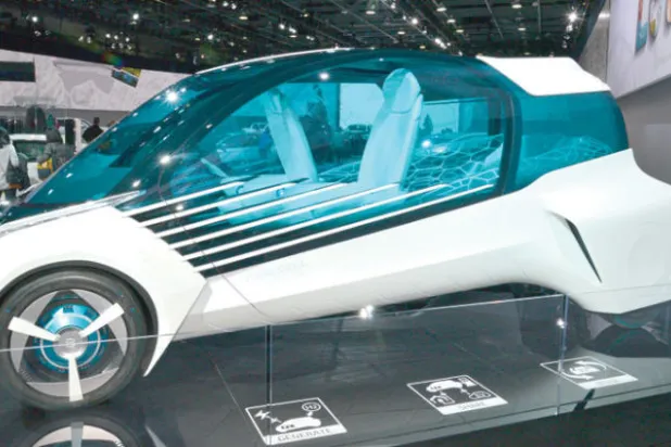 «تويوتا» تقدم 10 سيارات كهربائية بداية من 2020