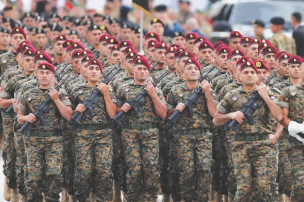 التنازل عن السيادة «مقابل الاستقرار» عنوان لبنان في 2017