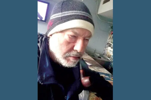 عبد المولى... اختار أن يعيش وحيداً مع الكتابة