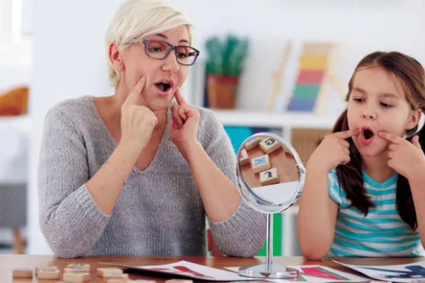 حينما تكون اللهجة معوقاً للنجاح... فالحل بدراسة النطق الصحيح