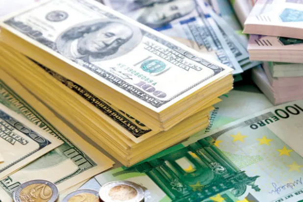 اليورو إلى ارتفاع أمام الدولار في افتتاح 2018