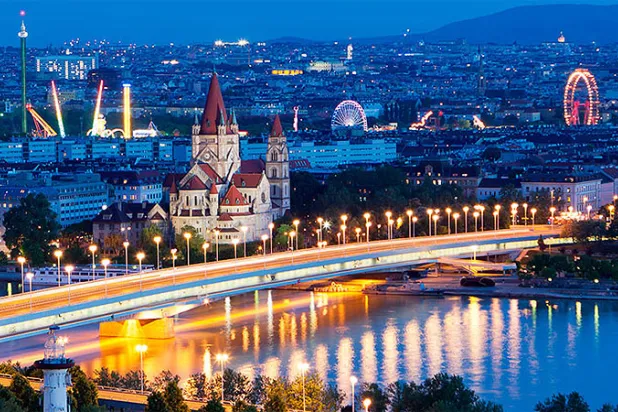 فيينا تدعو عرسان  العام الجديد للاحتفال فيها