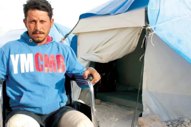 ناج من «داعش» لا يفارقه صوت الساطور يقطع يديه... وآخر فقد عائلته وساقيه