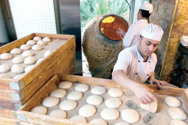 «الشرق الأوسط»  تستطلع خريطة دعم الخبز في العالم العربي