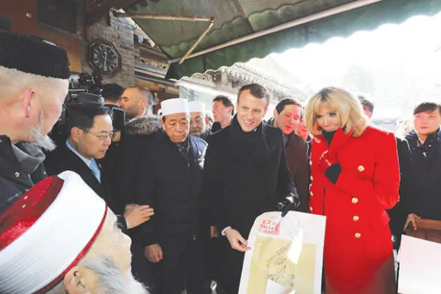 ماكرون يطمح إلى شراكة متكافئة مع الصين في مشروع «طرق الحرير»