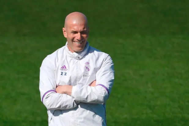 زيدان مطالب بحل لغز انهيار ريـال مدريد المفاجئ