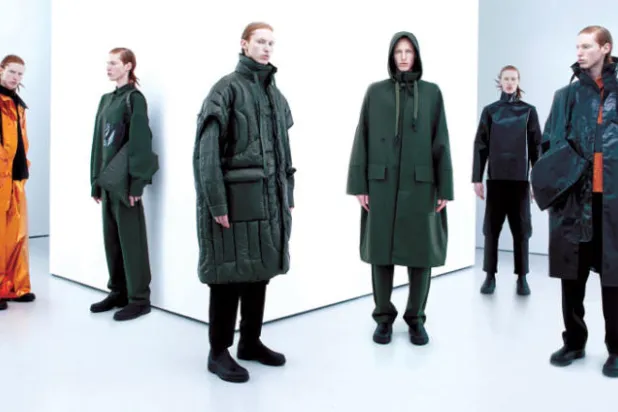 لقطة جماعية من العرض الذي قدمه بيرتولد