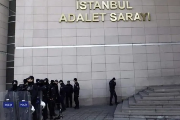 تركيا: الحكم بسجن خمسة صحافيين بتهمة «الدعاية الإرهابية»