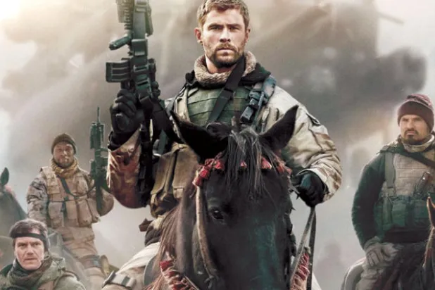 كريس همسوورث في «قوة من 12»