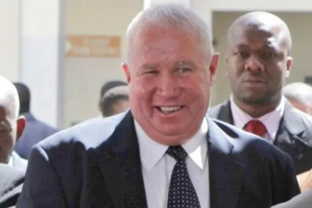 مقتل الزعيم الزيمبابوي المعارض روي بينيت بتحطم طائرة 