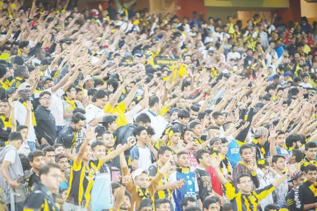 لاعب الاتحاد رقم 1 يعيد الزخم لمدرجات الملاعب