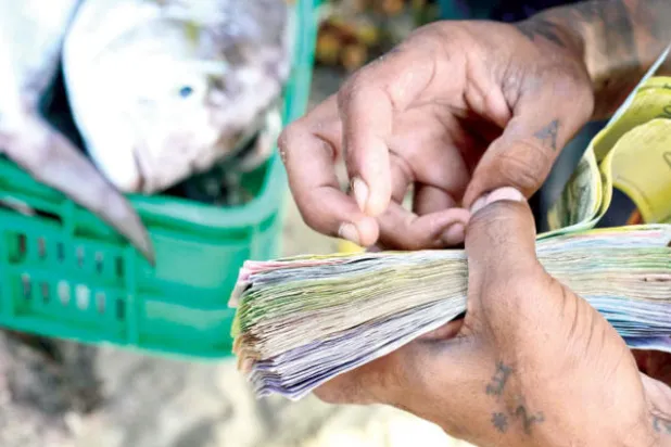 فنزويلا ترد على العقوبات وتقدم موعد الانتخابات الرئاسية