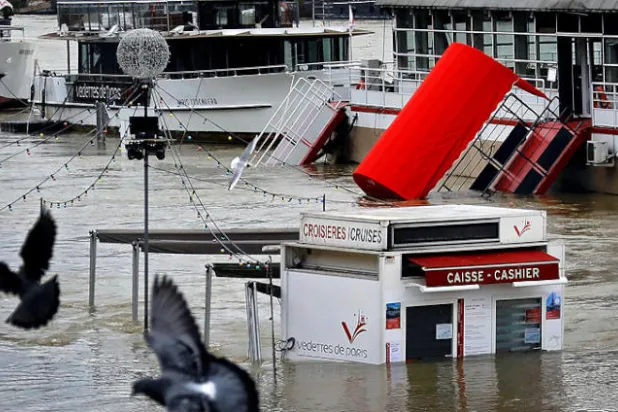 مخاوف من فيضان كبير في باريس