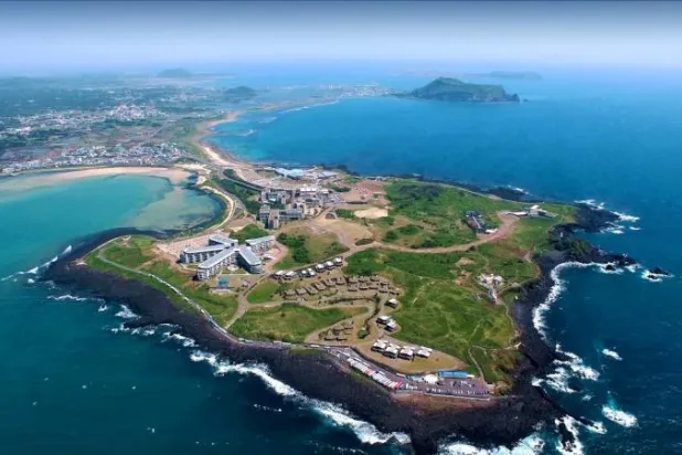 فقدان عبّارة تقل 50 شخصاً جنوب المحيط الهادي