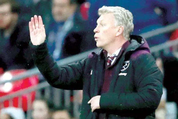 البصق على الآخرين... هل هو العمل الأبغض في عالم الكرة؟