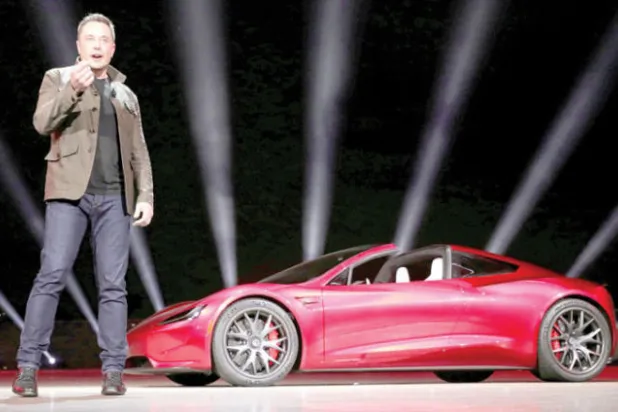 رئيس شركة «تيسلا» مرشح لتصدر قائمة أغنى أغنياء العالم