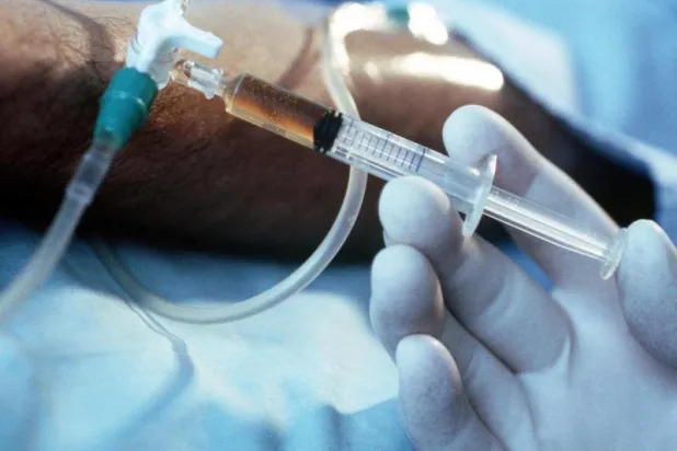 طبيب هندي زائف يتسبب في نقل الإيدز إلى 33 شخصاً