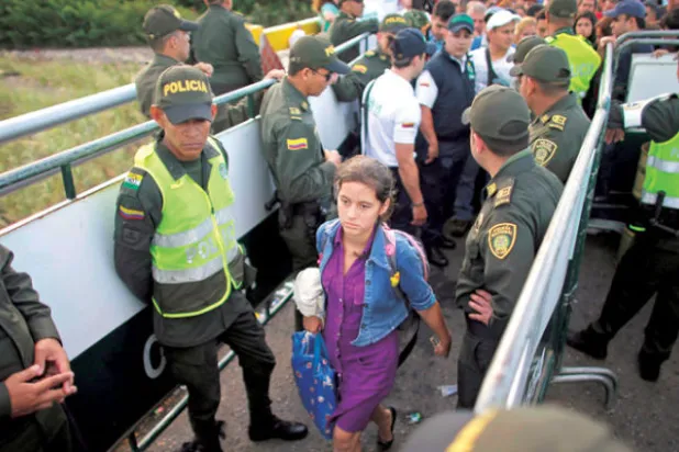 الدول المجاورة لفنزويلا تعلن حالة الطوارئ على حدودها