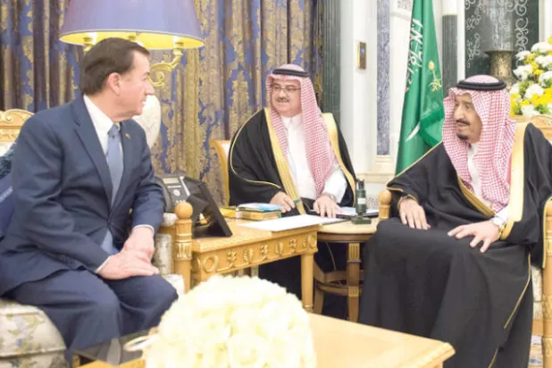 خادم الحرمين يلتقي رئيس لجنة الشؤون الخارجية في {النواب} الأميركي